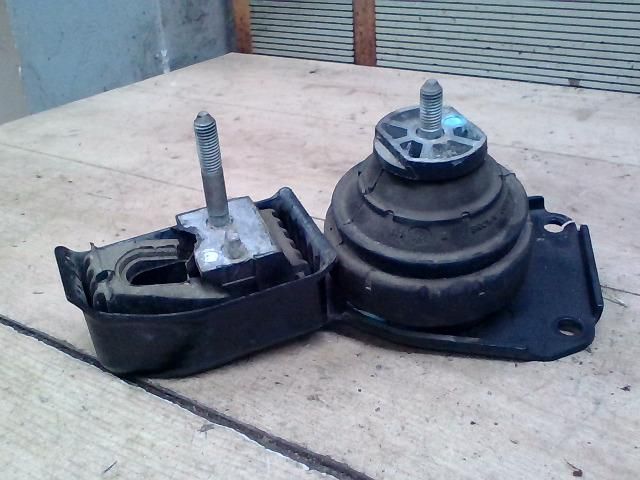 bontott FORD GALAXY Motor Tartó Bak Jobb