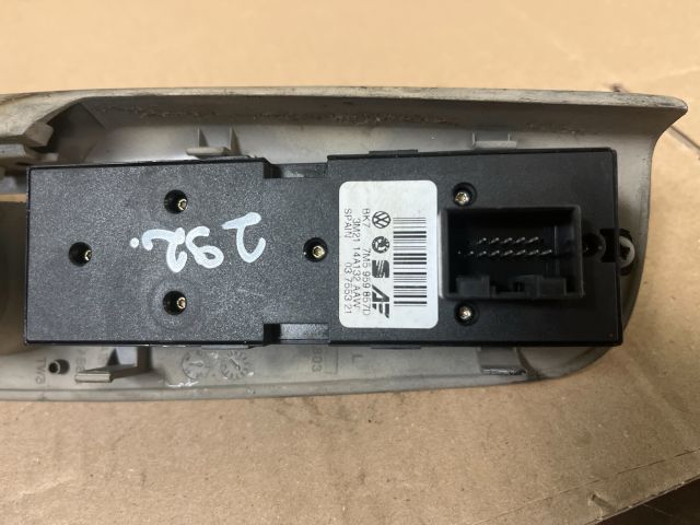 bontott FORD GALAXY Ablakemelő Kapcsoló Négyes / Kettes