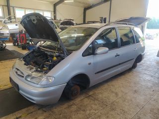 bontott FORD GALAXY Bal első Dobbetét (Kerékjárati, Műanyag)