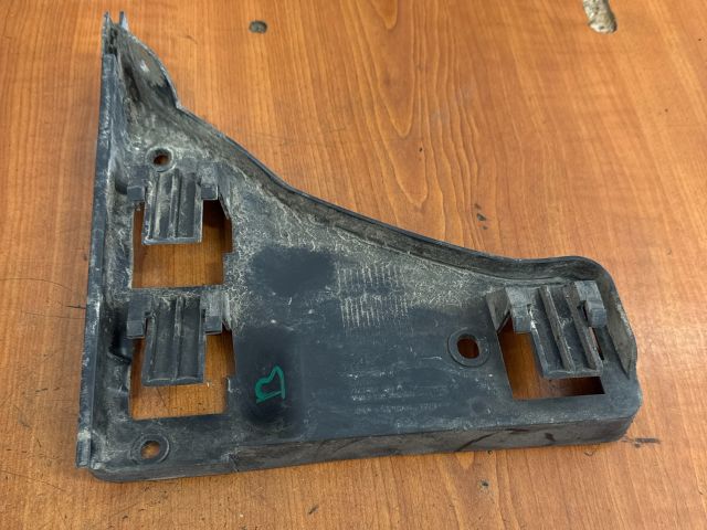 bontott FORD GALAXY Bal első Lökhárító Tartó (Műanyag)