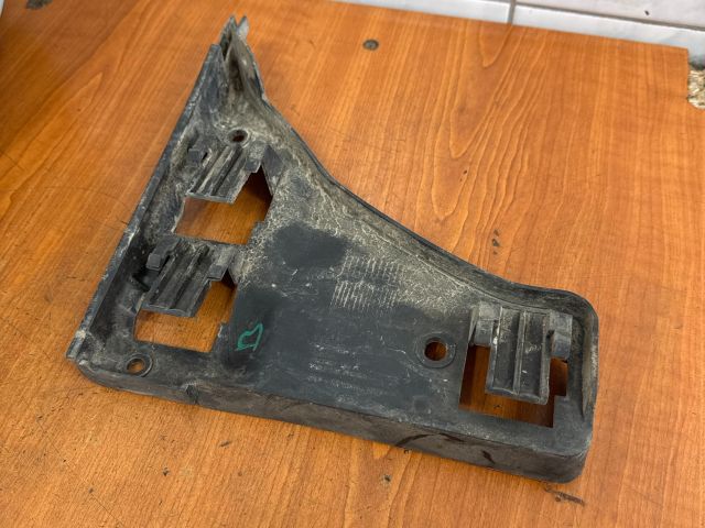 bontott FORD GALAXY Bal első Lökhárító Tartó (Műanyag)