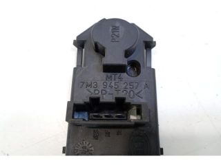 bontott FORD GALAXY Bal Hátsó Lámpa Foglalat