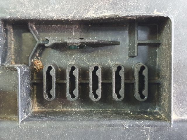 bontott FORD GALAXY Biztosítéktábla Motortér