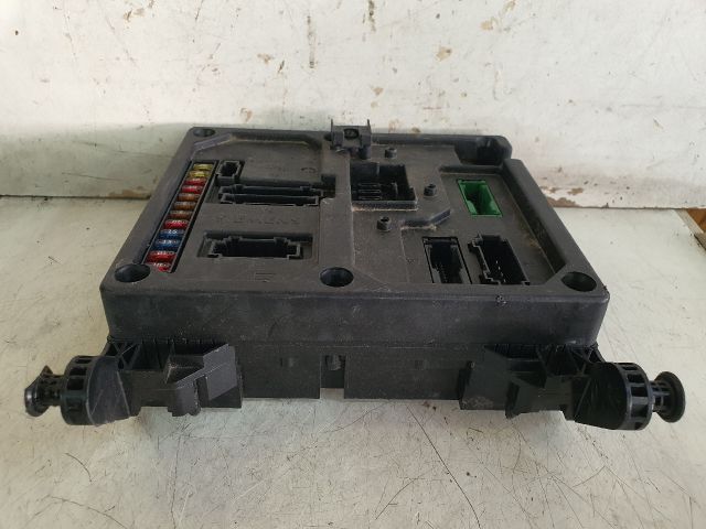 bontott FORD GALAXY Biztosítéktábla Motortér