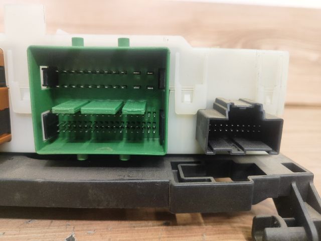 bontott FORD GALAXY Biztosítéktábla Utastér