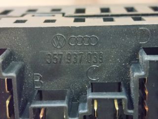 bontott FORD GALAXY Biztosítéktábla Utastér