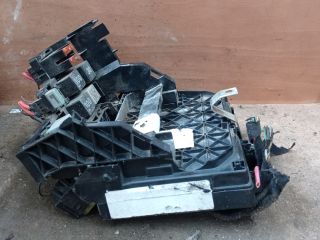 bontott FORD GALAXY Biztosítéktábla Utastér