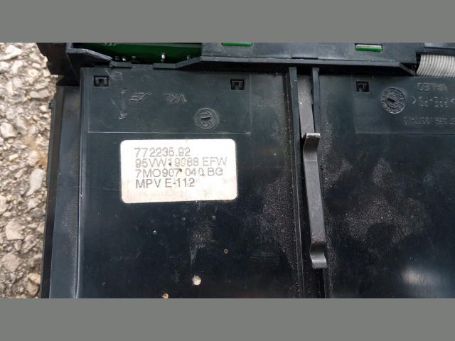 bontott FORD GALAXY Biztosítéktábla Utastér