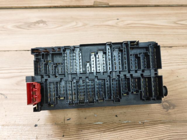 bontott FORD GALAXY Biztosítéktábla Utastér