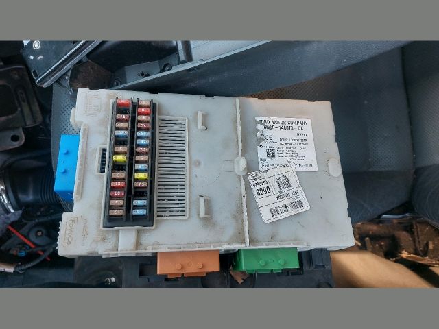 bontott FORD GALAXY Biztosítéktábla Utastér