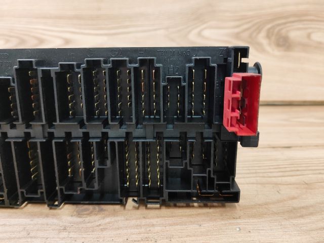 bontott FORD GALAXY Biztosítéktábla Utastér