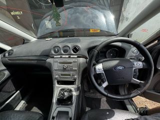 bontott FORD GALAXY Csomagtérajtó Gumikéder