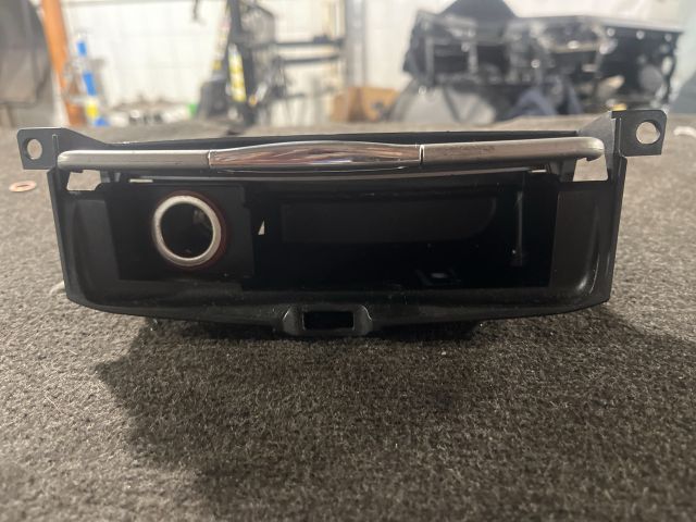 bontott FORD GALAXY Első Hamutartó