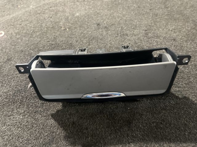 bontott FORD GALAXY Első Hamutartó