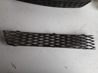 bontott FORD GALAXY Első Lökhárító Alsó Középső Díszrács