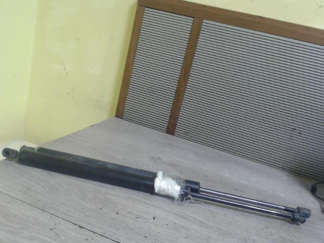 bontott FORD GALAXY Gázrugós Kitámasztó Teleszkóp Pár Csomagtérajtó