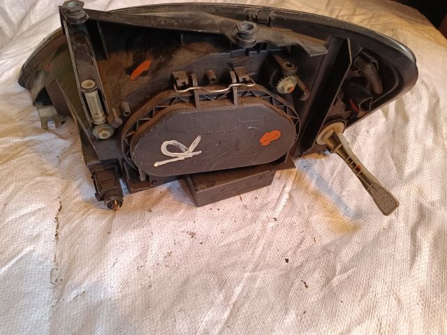 bontott FORD GALAXY Jobb Fényszóró