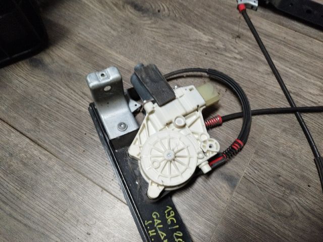 bontott FORD GALAXY Jobb hátsó Ablakemelő Szerkezet (Elektromos)