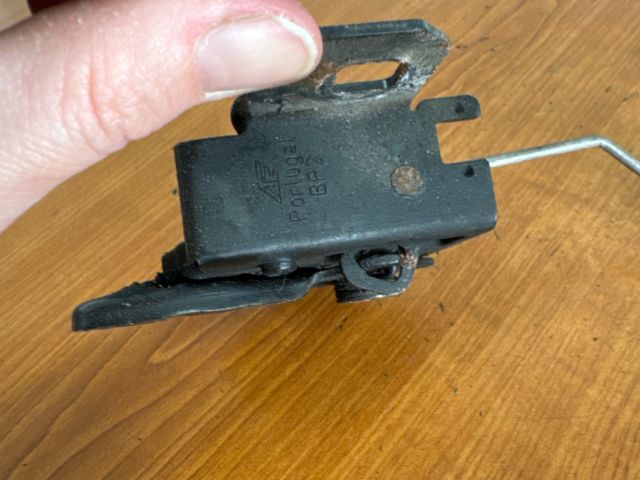 bontott FORD GALAXY Motorháztető Zárszerkezet