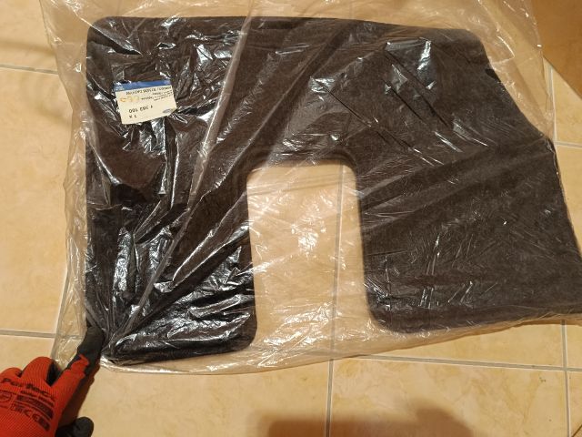 bontott FORD GALAXY Szőnyeg Szett