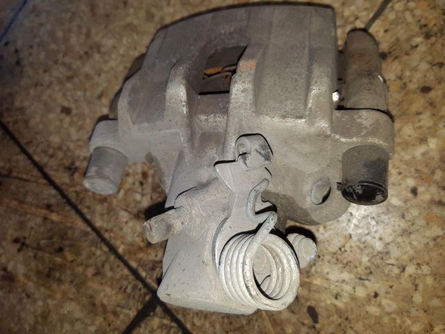 bontott FORD GRAND C-MAX Bal hátsó Féknyereg Munkahengerrel