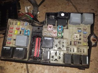 bontott FORD GRAND C-MAX Biztosítéktábla Motortér