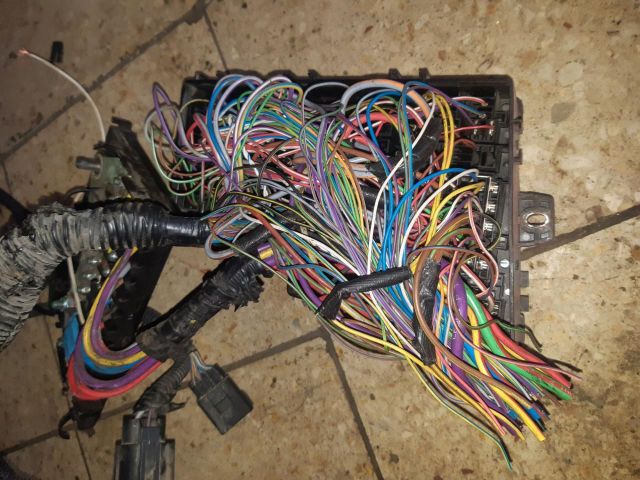 bontott FORD GRAND C-MAX Biztosítéktábla Motortér