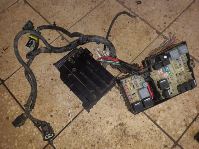 bontott FORD GRAND C-MAX Biztosítéktábla Motortér