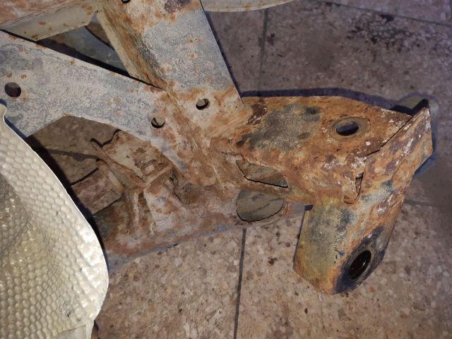 bontott FORD GRAND C-MAX Hátsó Híd (Tárcsafékes)