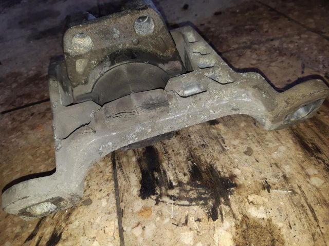 bontott FORD GRAND C-MAX Motor Tartó Bak (Pozíciófüggetlen)