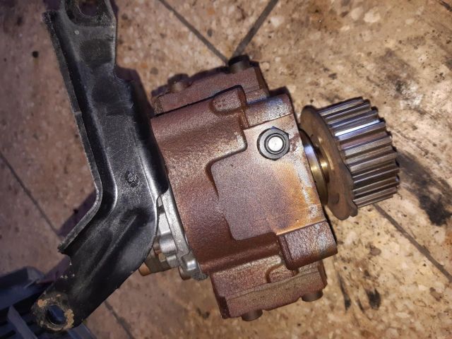 bontott FORD GRAND C-MAX Nagynyomású Szivattyú