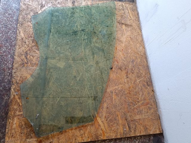 bontott FORD GRAND C-MAX Bal első Ablak