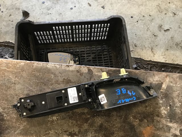 bontott FORD GRAND C-MAX Bal első Ablakemelő Kapcsoló