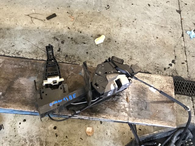 bontott FORD GRAND C-MAX Bal első Ajtózár