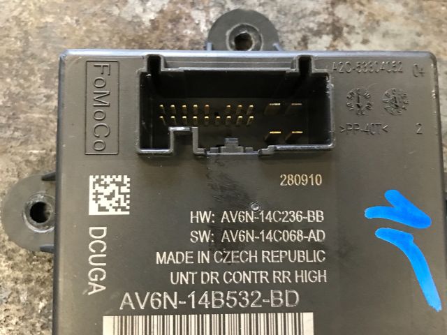 bontott FORD GRAND C-MAX Bal hátsó Ajtó Vezérlőegység