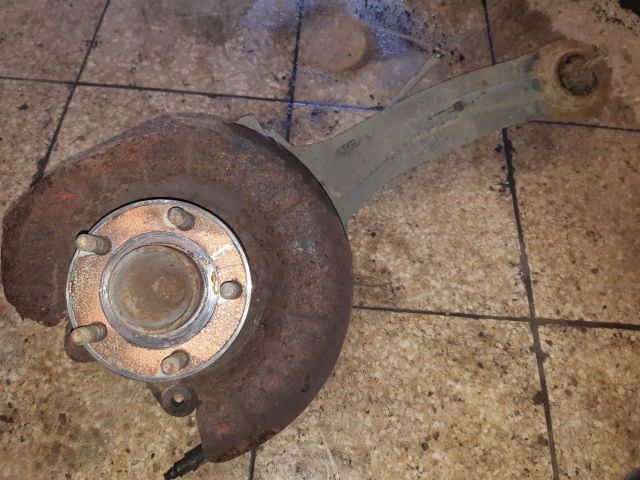 bontott FORD GRAND C-MAX Bal hátsó Csonkállvány Kerékaggyal