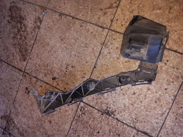 bontott FORD GRAND C-MAX Bal hátsó Lökhárító Tartó (Műanyag)