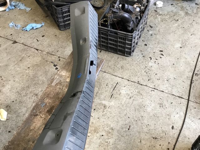 bontott FORD GRAND C-MAX Csomagtérajtó Burkolat Alsó