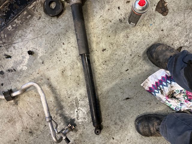 bontott FORD GRAND C-MAX Hátsó Lengéscsillapító (Pozíciófüggetlen)