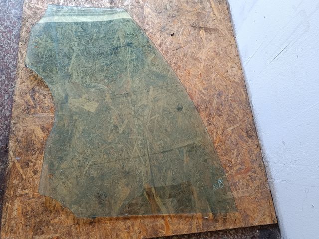 bontott FORD GRAND C-MAX Jobb első Ablak