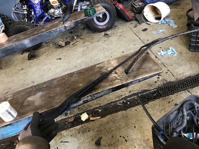 bontott FORD GRAND C-MAX Jobb első Ablaktörlő Kar