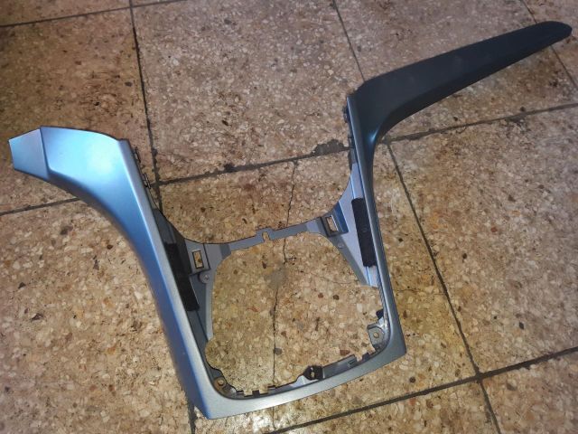 bontott FORD GRAND C-MAX Középkonzol Keret