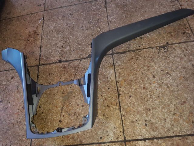 bontott FORD GRAND C-MAX Középkonzol Keret