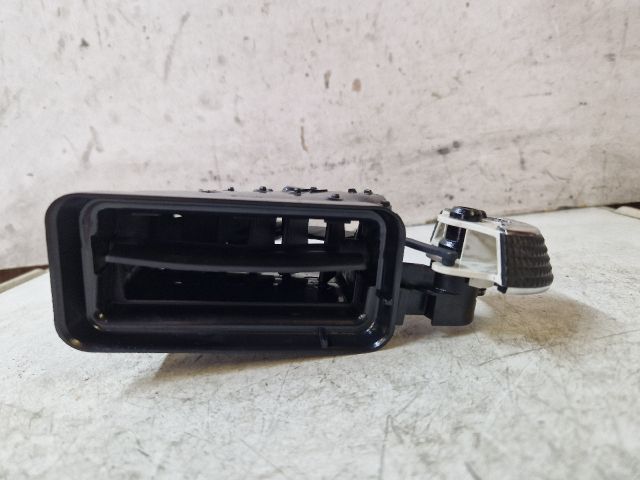 bontott FORD GRAND C-MAX Középső Jobb Szellőző