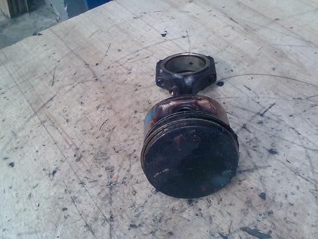 bontott FORD KA Dugattyú és Hajtókar