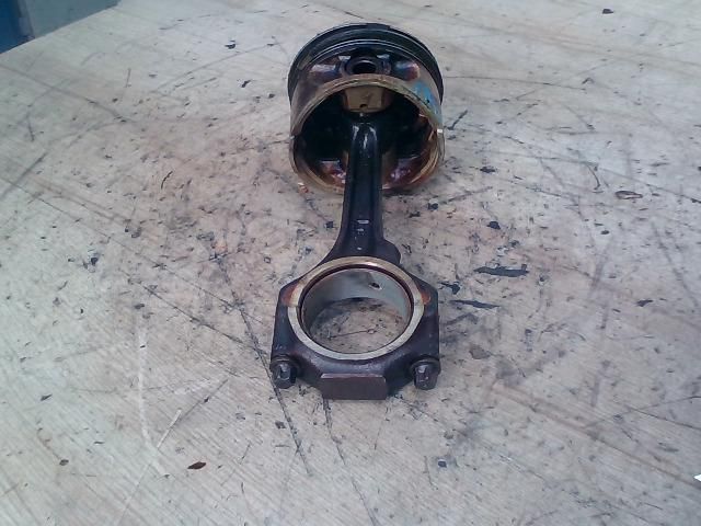 bontott FORD KA Dugattyú és Hajtókar