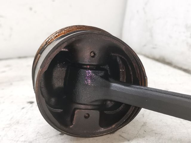 bontott FORD KA Dugattyú és Hajtókar