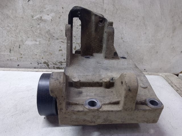 bontott FORD KA Generátor Tartó Bak