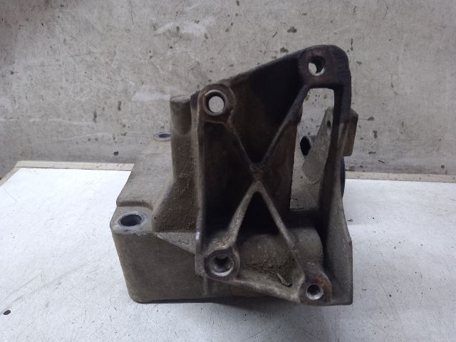 bontott FORD KA Generátor Tartó Bak