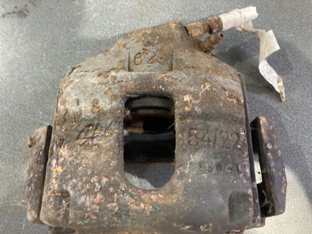 bontott FORD KA Jobb első Féknyereg Munkahengerrel